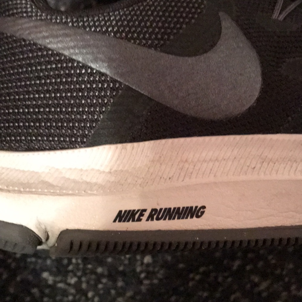 Nike running sneakers size 8 - Picture 4 of 11